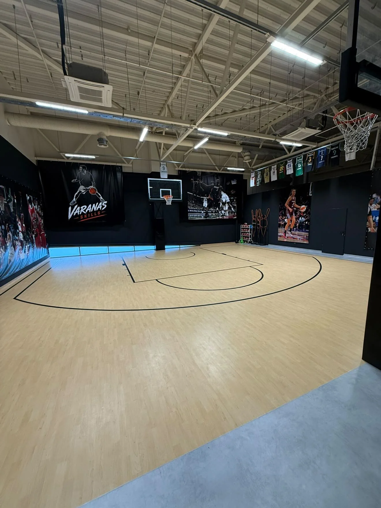 Varanas Court 8